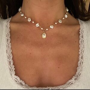 Aphrodite Gold and White Pearl Necklace